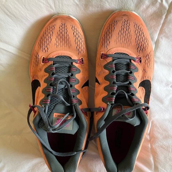 👟🌺Nike Sneakers in a muted orange, size 10.5 - Picture 11 of 12